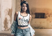 යොහනිගෙන් ඩොලර් මිලියනයක්. yohani